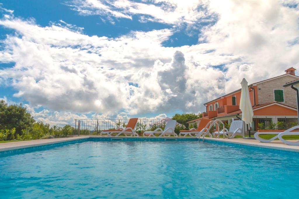 Apartments Athos Rabac Quarto foto